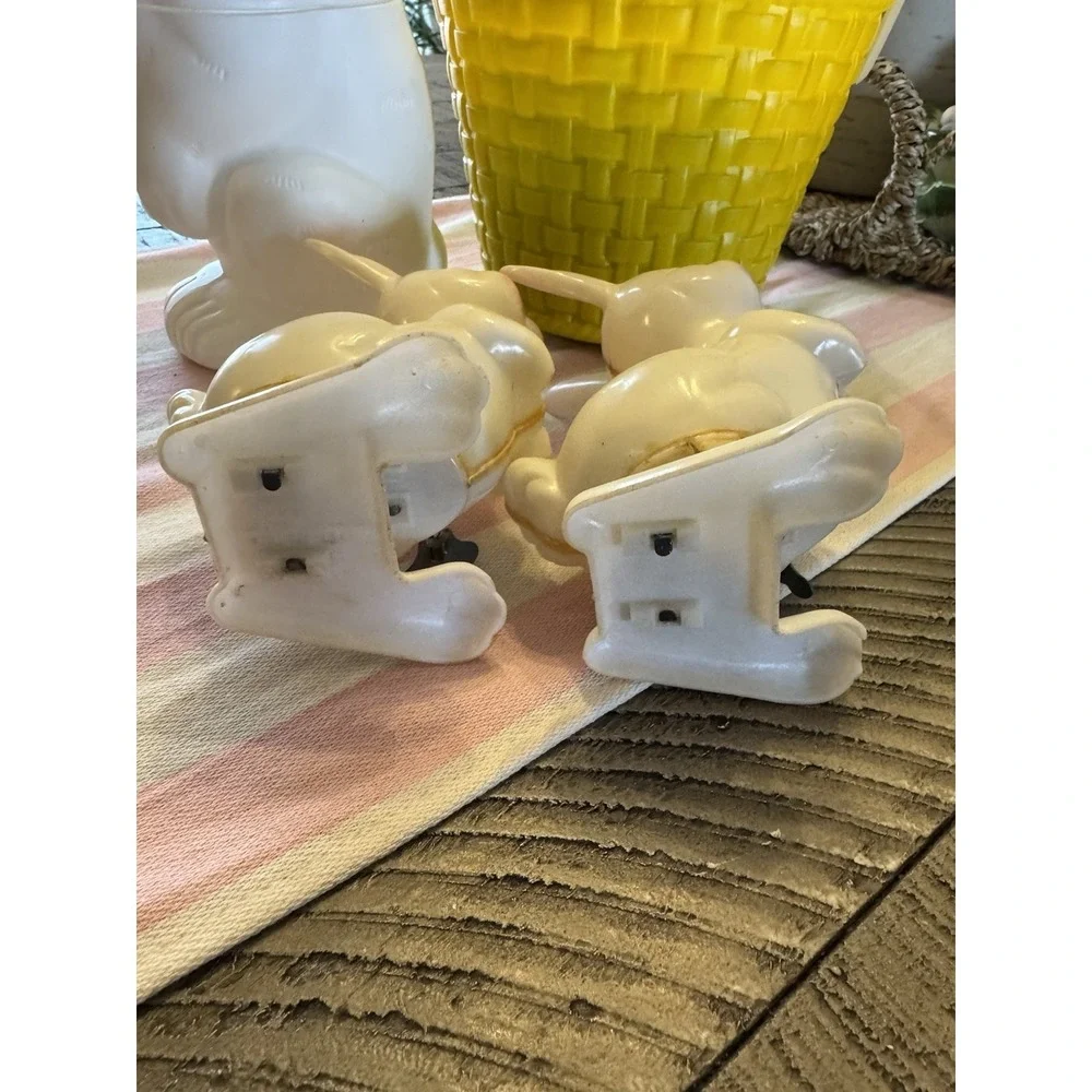 Vintage Peoria Blow Mold Easter Bunny Yellow Basket Rabbit Wind-Up Toy